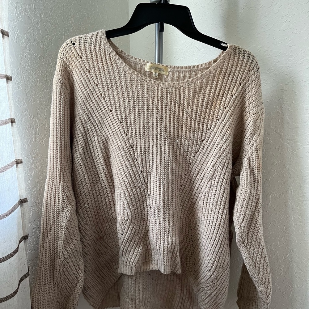 Cozy for fall! 🍂🍁🍃 Neutral beige sweater